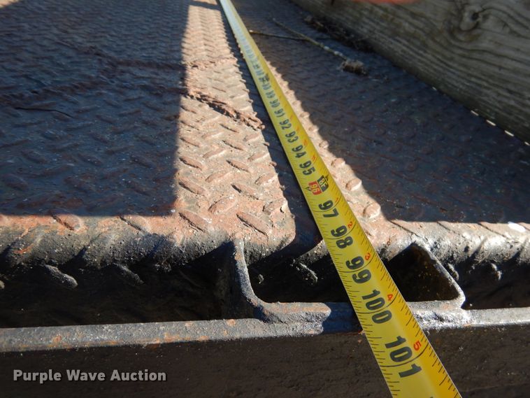 image for item HD9171 2003 Ford F650 Super Duty  flatbed truck