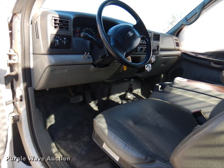 image for item HD9171 2003 Ford F650 Super Duty  flatbed truck