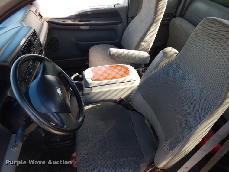 image for item HD9171 2003 Ford F650 Super Duty  flatbed truck