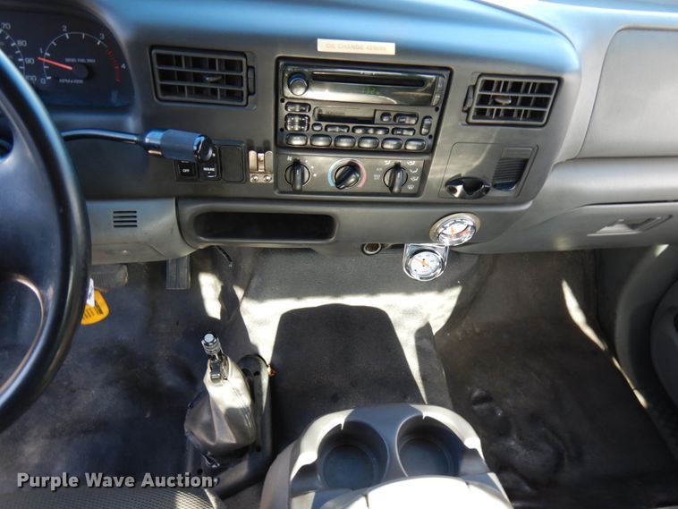 image for item HD9171 2003 Ford F650 Super Duty  flatbed truck