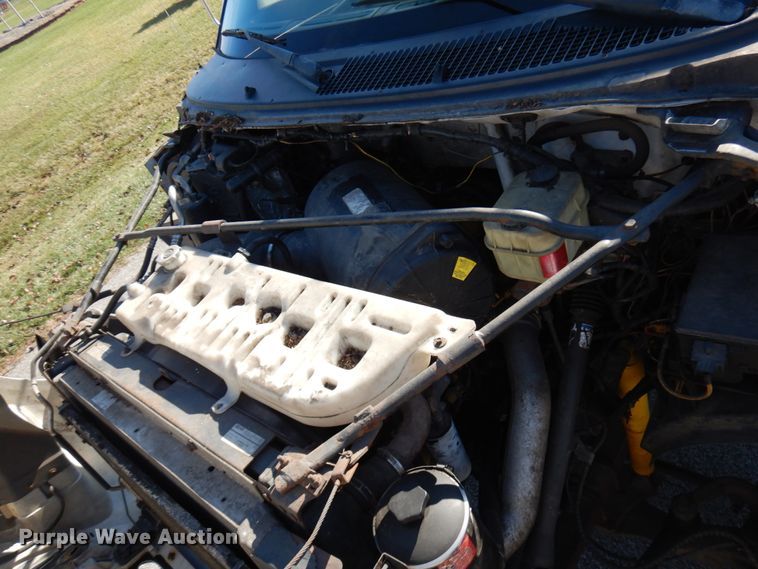 image for item HD9171 2003 Ford F650 Super Duty  flatbed truck