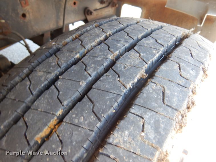 image for item HD9171 2003 Ford F650 Super Duty  flatbed truck