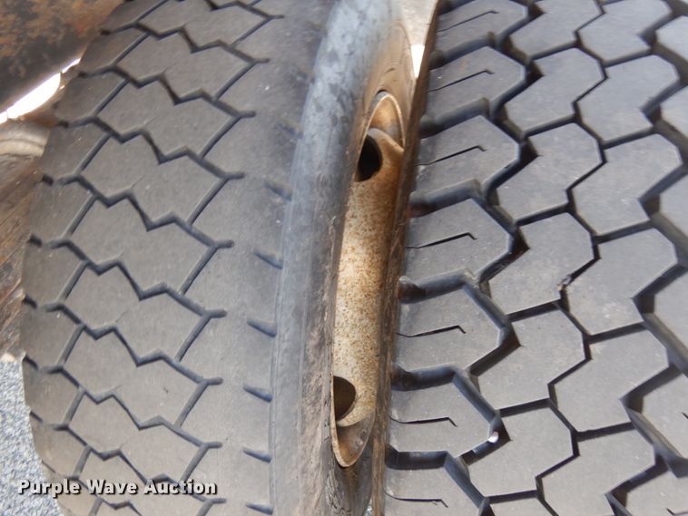 image for item HD9171 2003 Ford F650 Super Duty  flatbed truck