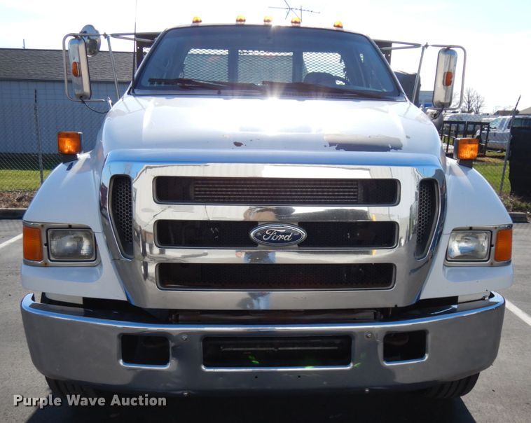 image for item HD9172 2005 Ford F650 Super Duty  flatbed truck