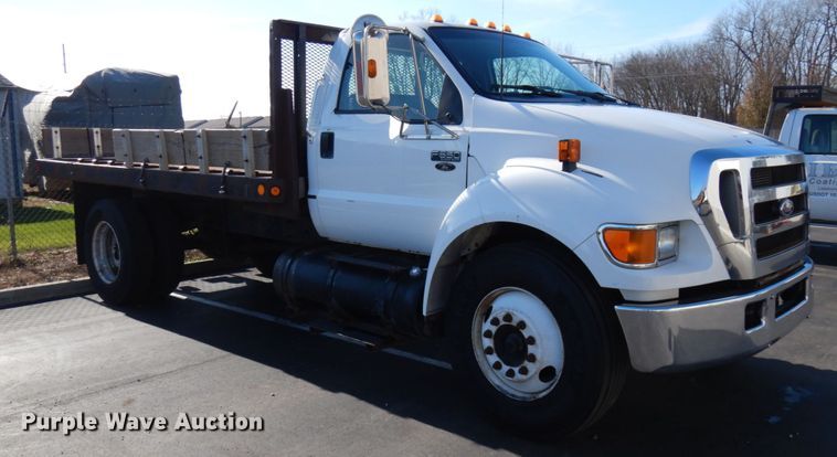 image for item HD9172 2005 Ford F650 Super Duty  flatbed truck