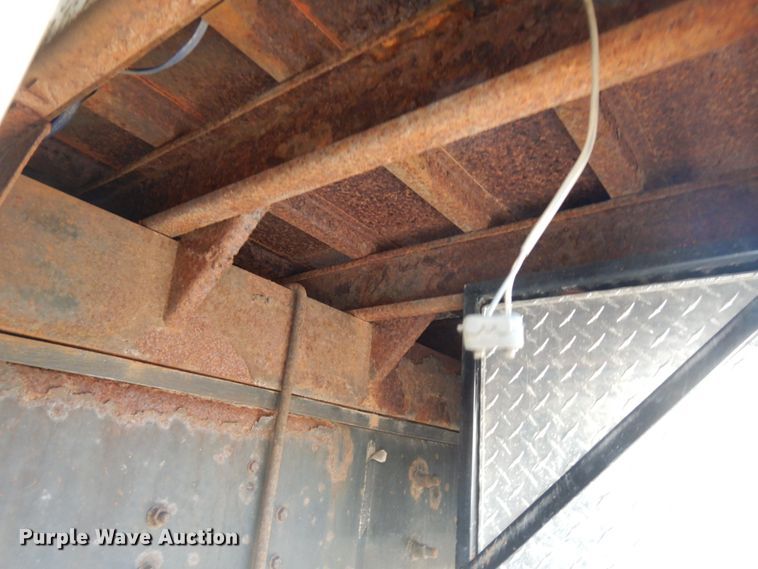 image for item HD9172 2005 Ford F650 Super Duty  flatbed truck