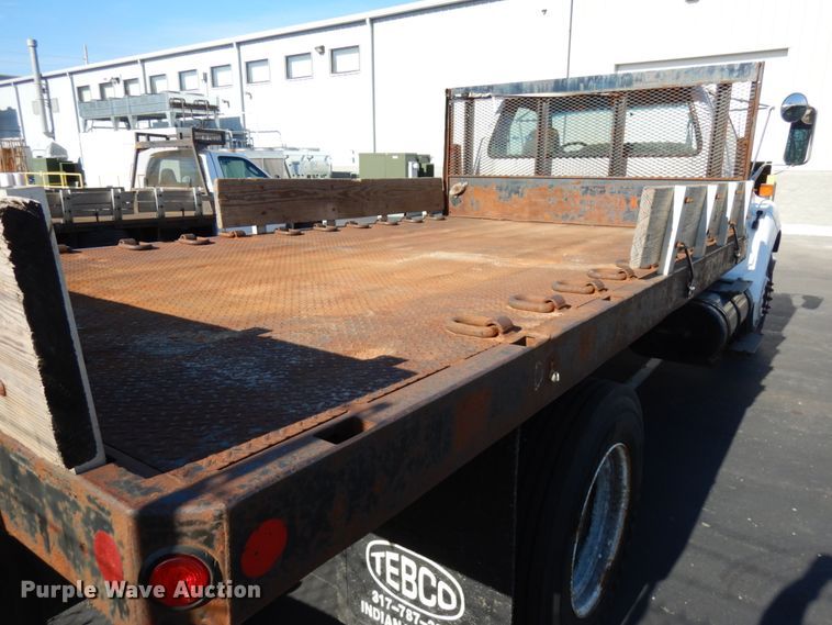 image for item HD9172 2005 Ford F650 Super Duty  flatbed truck