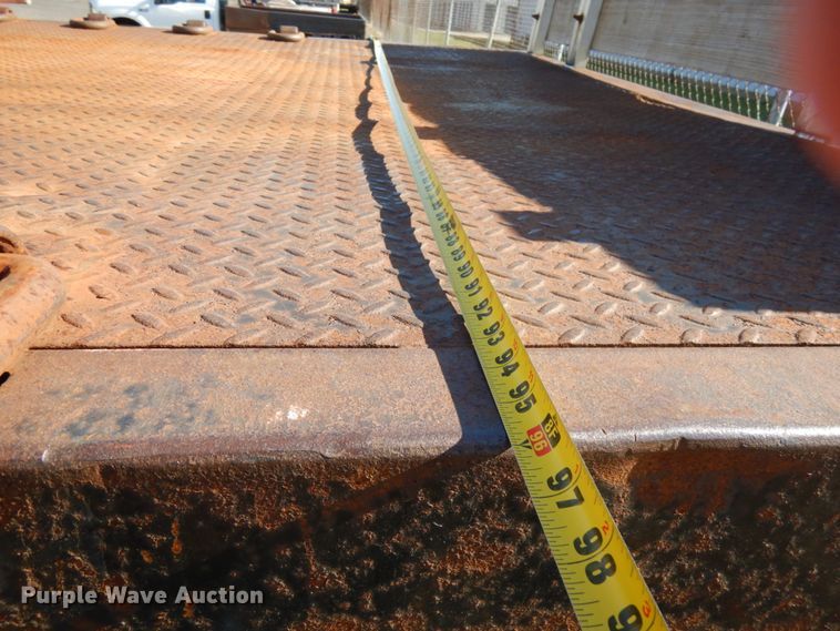 image for item HD9172 2005 Ford F650 Super Duty  flatbed truck