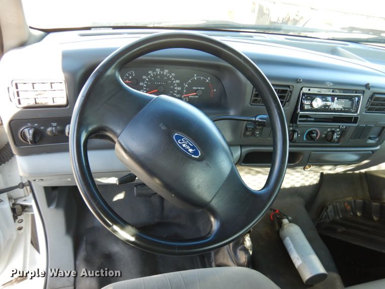 image for item HD9172 2005 Ford F650 Super Duty  flatbed truck