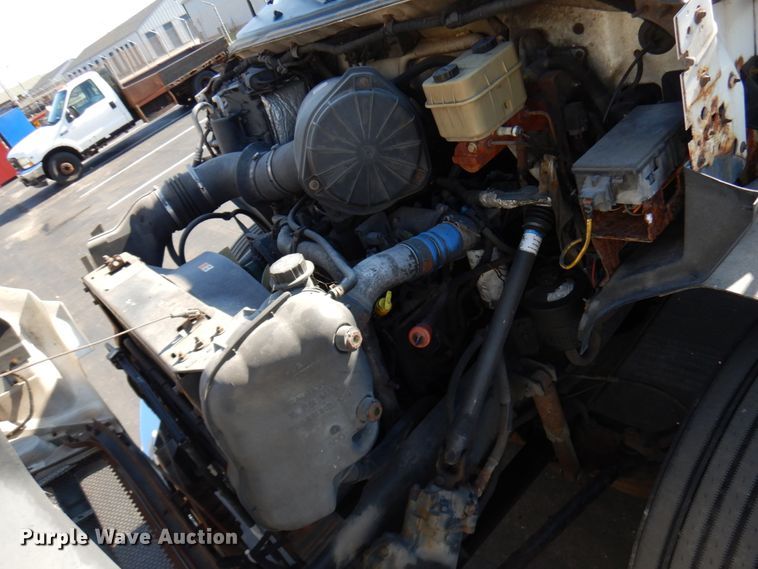 image for item HD9172 2005 Ford F650 Super Duty  flatbed truck