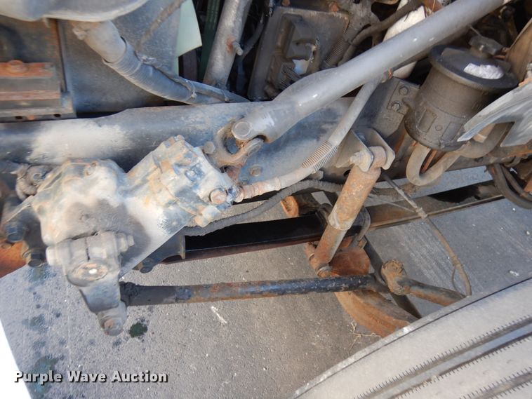 image for item HD9172 2005 Ford F650 Super Duty  flatbed truck