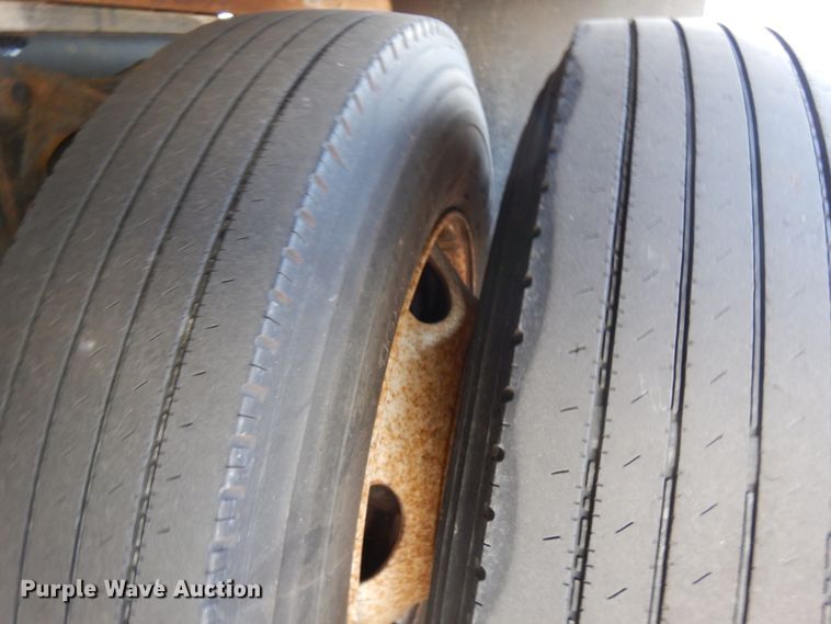 image for item HD9172 2005 Ford F650 Super Duty  flatbed truck