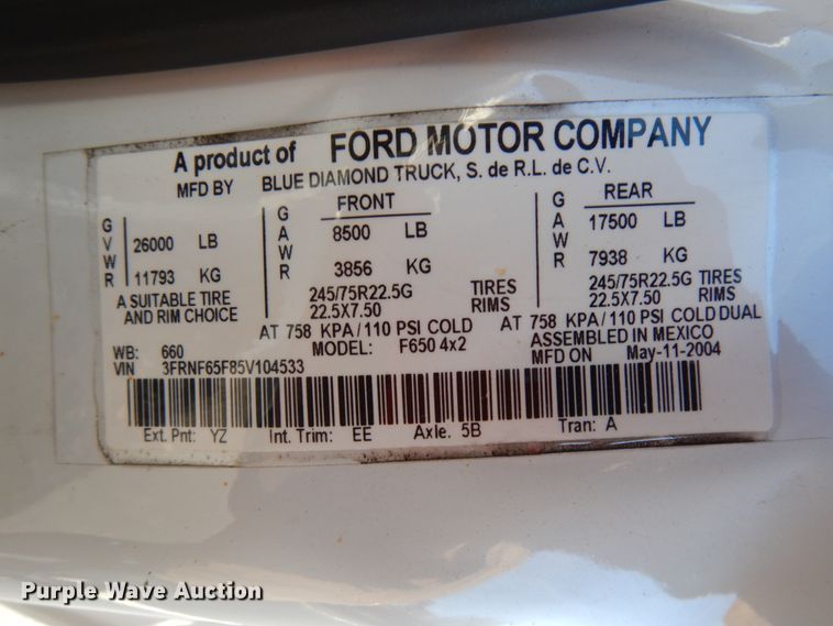 image for item HD9172 2005 Ford F650 Super Duty  flatbed truck