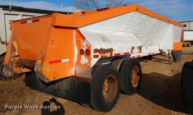 image for item HD9182 1988 Flowboy live bottom trailer