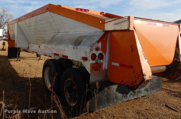 image for item HD9182 1988 Flowboy live bottom trailer