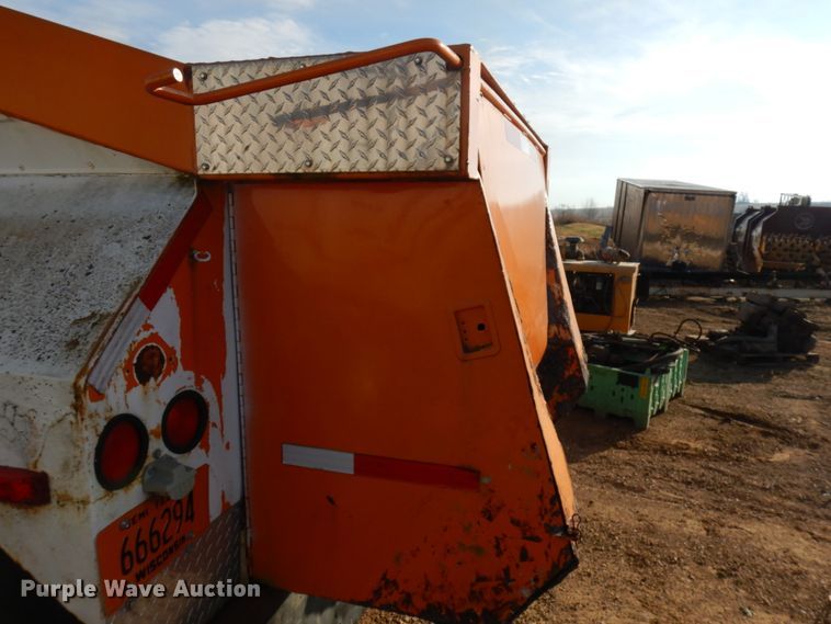 image for item HD9182 1988 Flowboy live bottom trailer