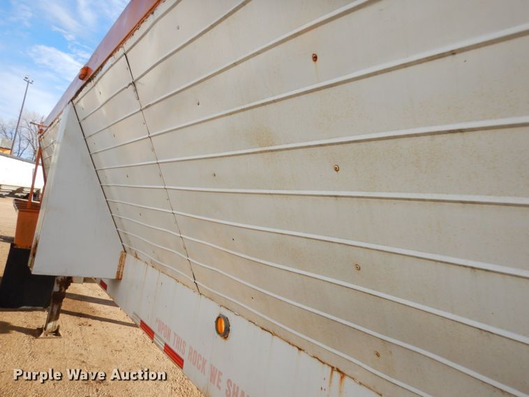 image for item HD9182 1988 Flowboy live bottom trailer