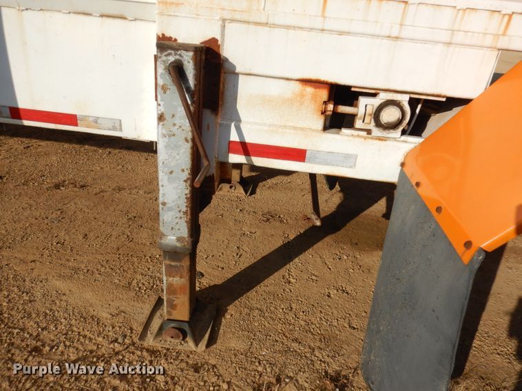 image for item HD9182 1988 Flowboy live bottom trailer