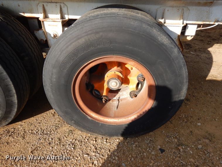 image for item HD9182 1988 Flowboy live bottom trailer