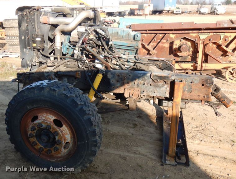 image for item HD9187 2002 International C195 six cylinder diesel engine