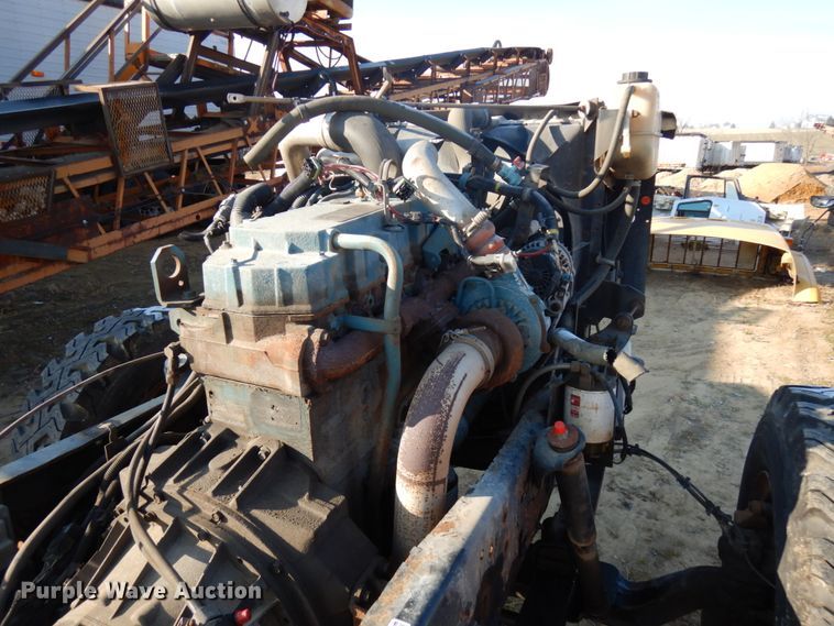 image for item HD9187 2002 International C195 six cylinder diesel engine