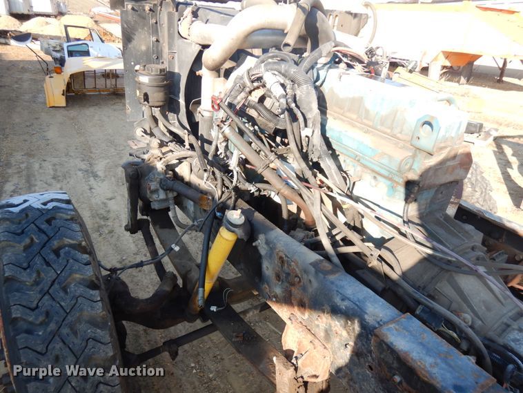 image for item HD9187 2002 International C195 six cylinder diesel engine