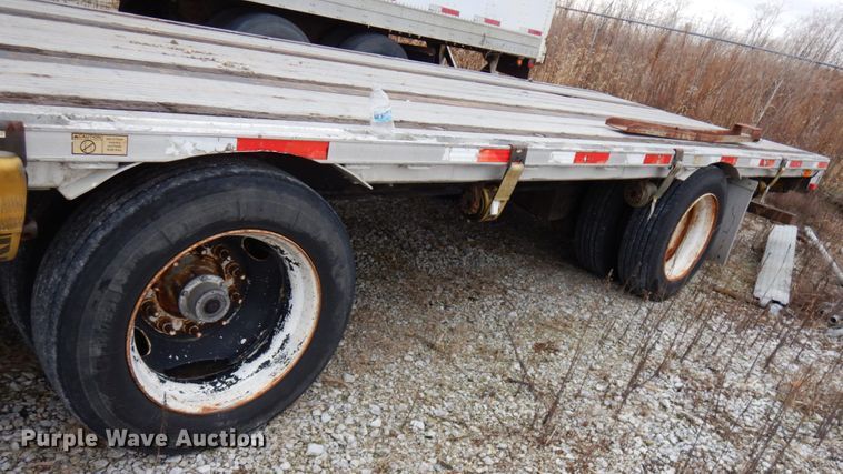 image for item HD9227 2006 Transcraft drop deck trailer