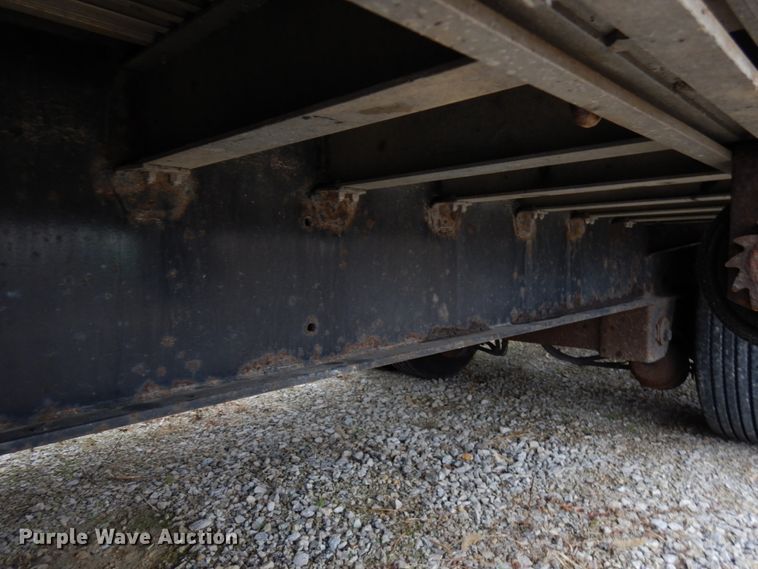 image for item HD9227 2006 Transcraft drop deck trailer