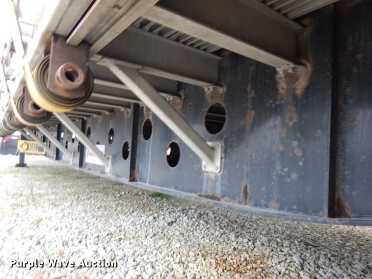 image for item HD9227 2006 Transcraft drop deck trailer