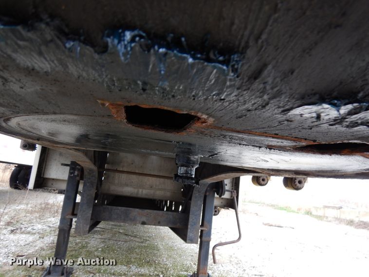 image for item HD9227 2006 Transcraft drop deck trailer