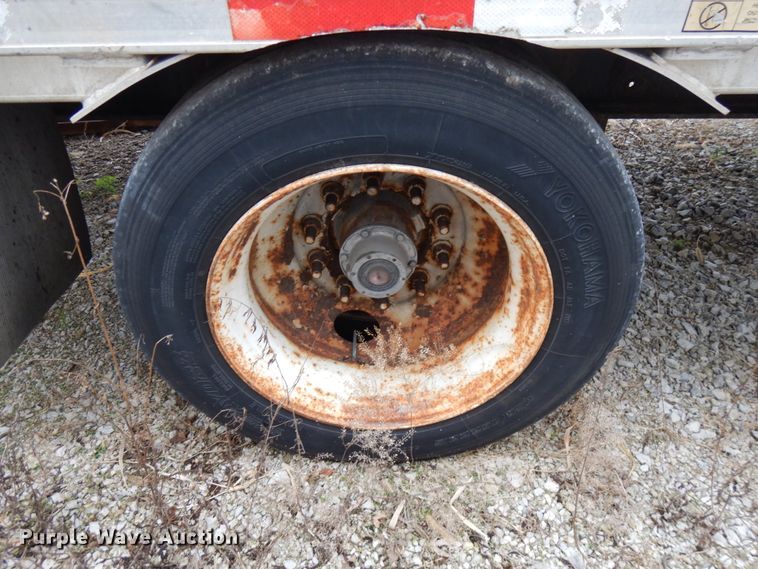 image for item HD9227 2006 Transcraft drop deck trailer