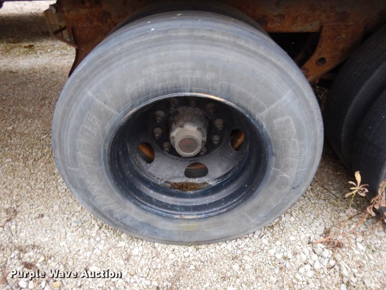 image for item HD9228 1999 Trailmobile dry van trailer