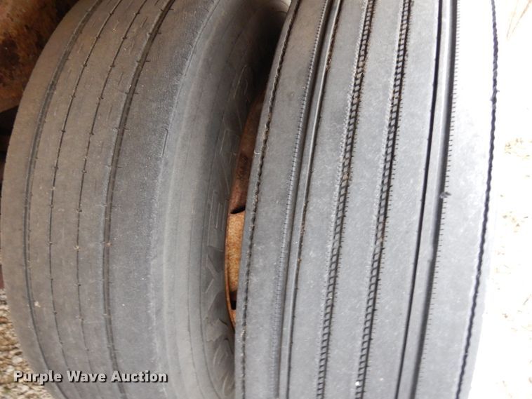 image for item HD9228 1999 Trailmobile dry van trailer