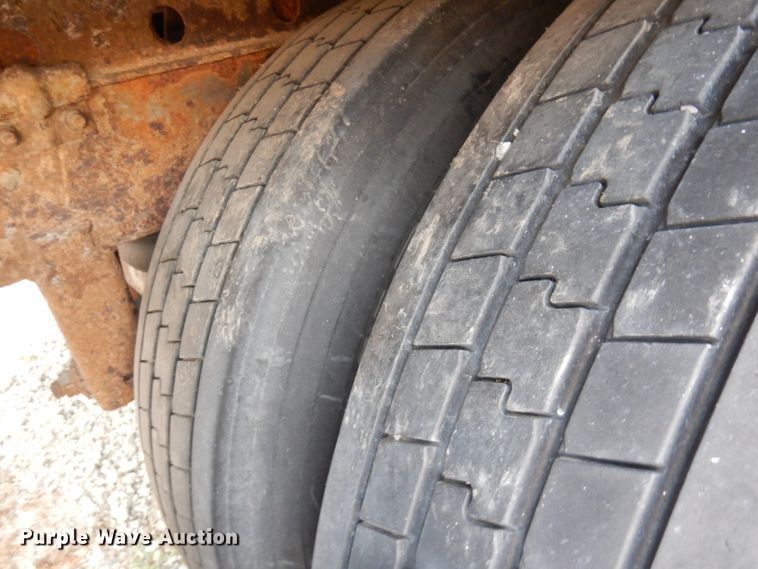 image for item HD9228 1999 Trailmobile dry van trailer