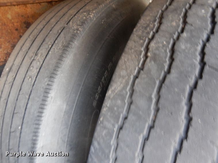 image for item HD9228 1999 Trailmobile dry van trailer