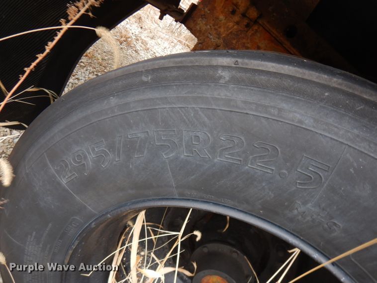 image for item HD9228 1999 Trailmobile dry van trailer