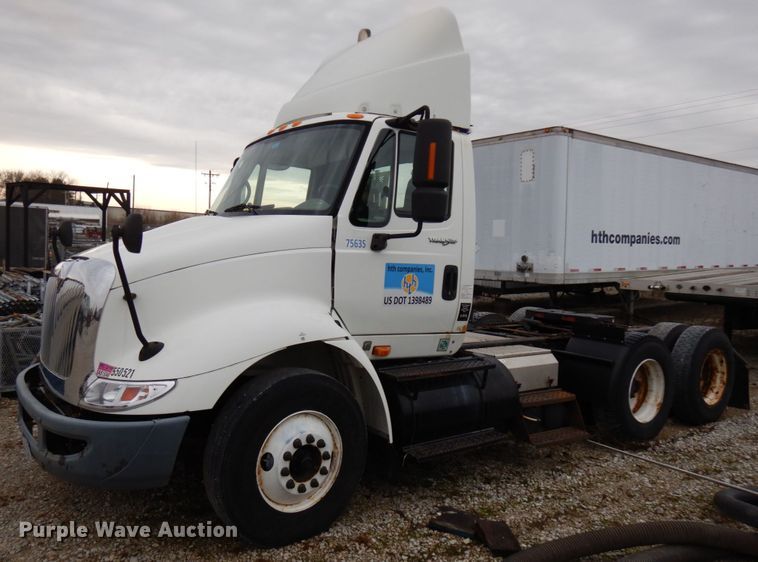 image for item HD9230 2008 International 8600  semi truck