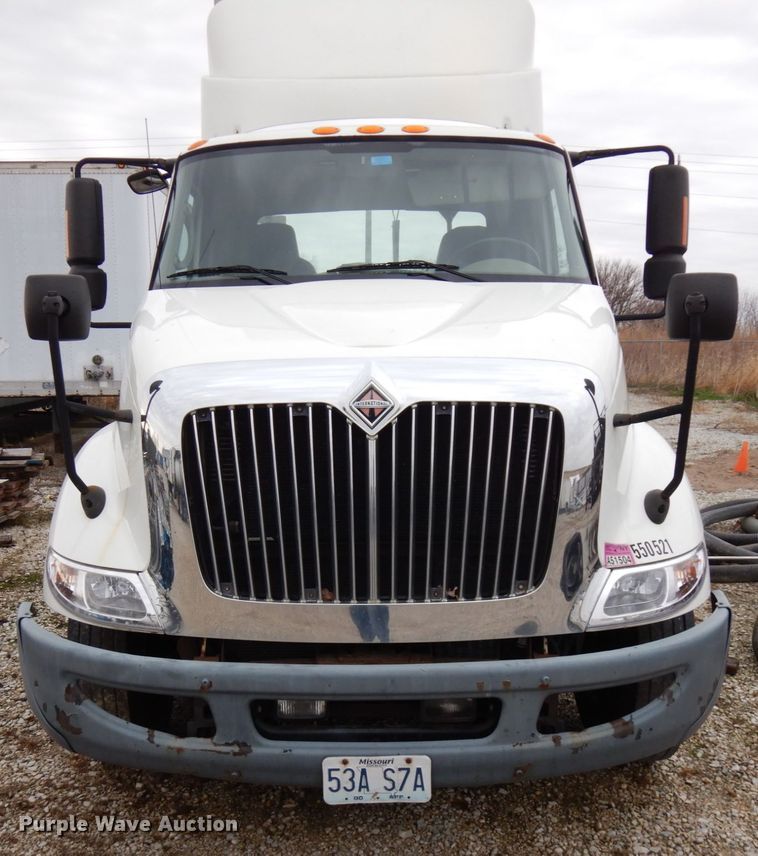 image for item HD9230 2008 International 8600  semi truck