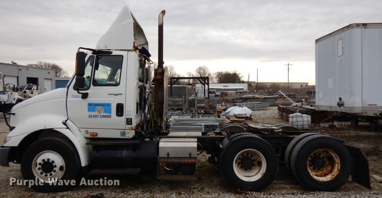 image for item HD9230 2008 International 8600  semi truck