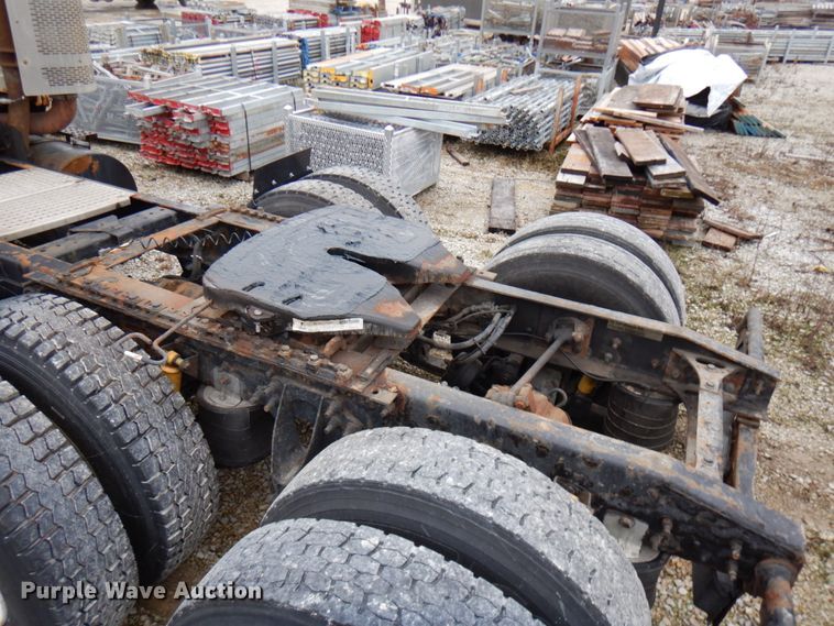 image for item HD9230 2008 International 8600  semi truck