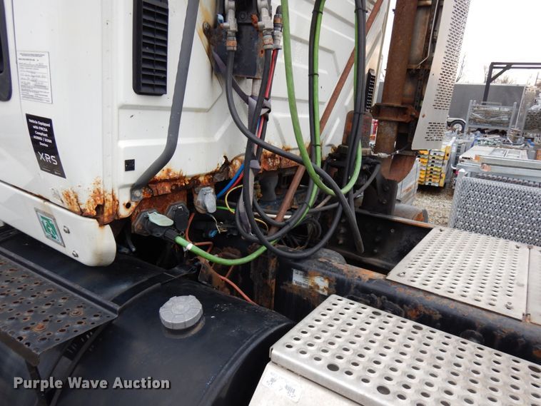 image for item HD9230 2008 International 8600  semi truck