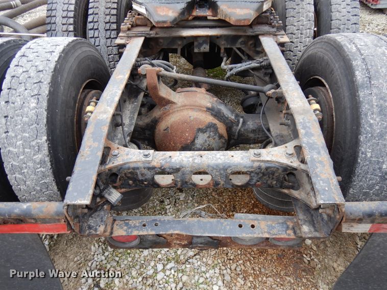 image for item HD9230 2008 International 8600  semi truck