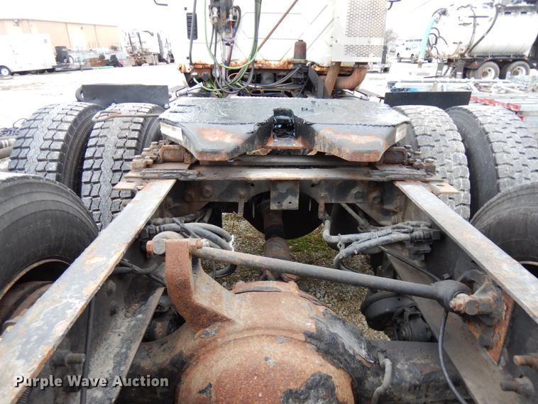 image for item HD9230 2008 International 8600  semi truck