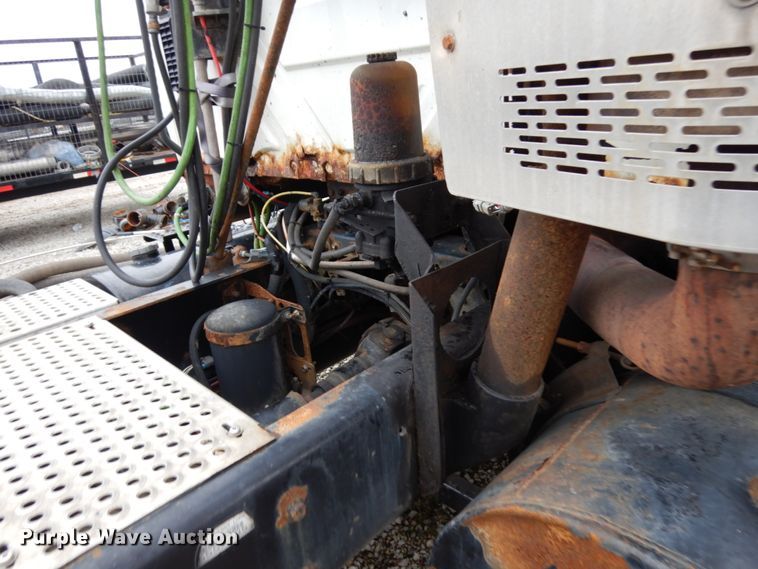 image for item HD9230 2008 International 8600  semi truck