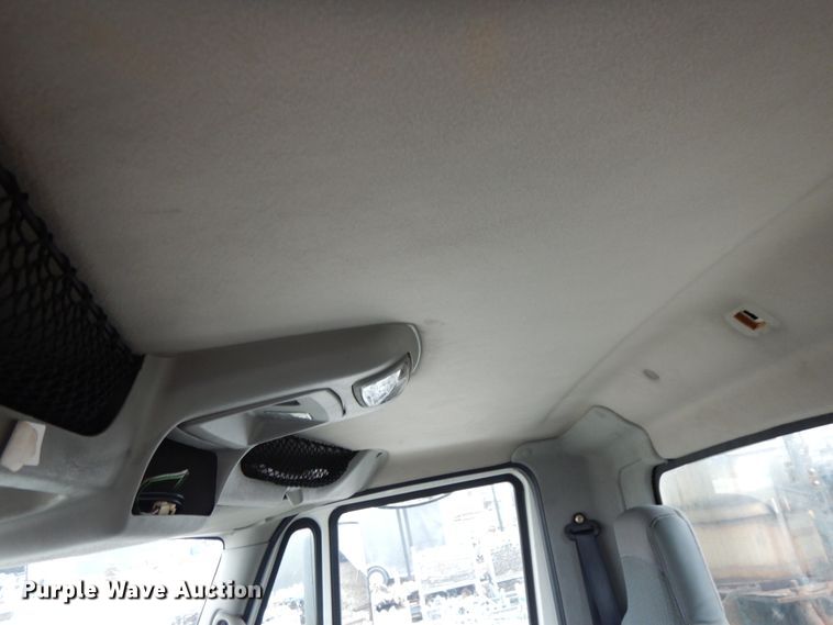 image for item HD9230 2008 International 8600  semi truck