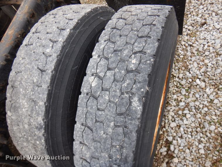 image for item HD9230 2008 International 8600  semi truck