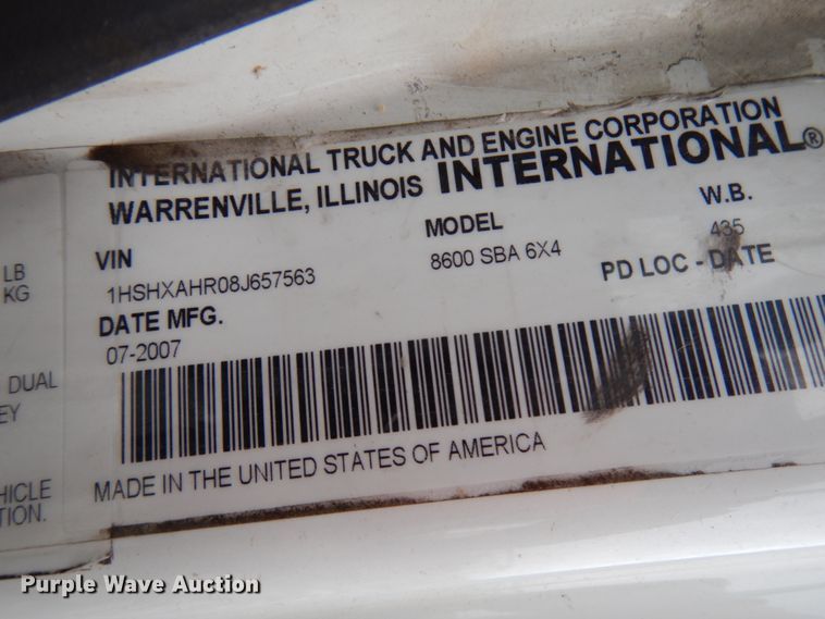 image for item HD9230 2008 International 8600  semi truck