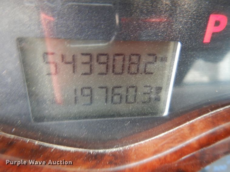 image for item HD9240 2005 Mack CX613  semi truck