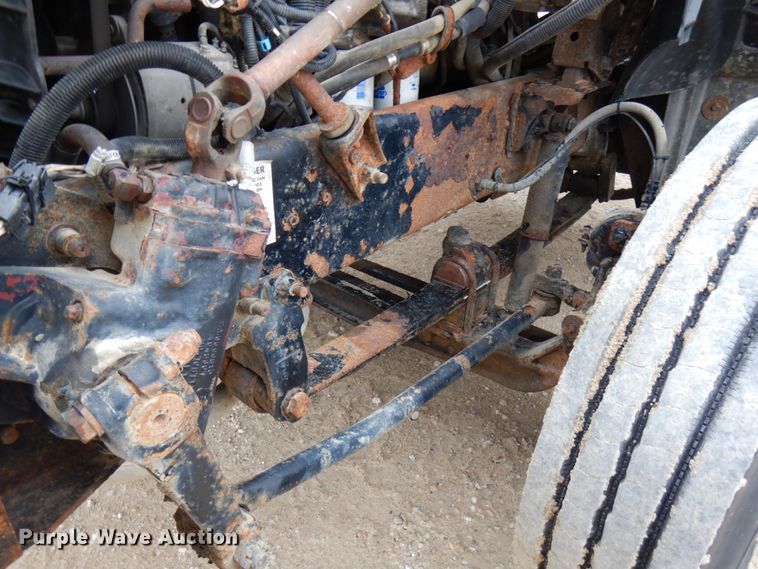 image for item HD9240 2005 Mack CX613  semi truck