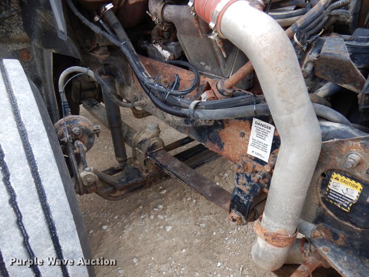 image for item HD9240 2005 Mack CX613  semi truck